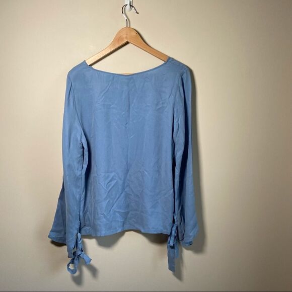 minimum NWT Long Sleeve Curpo Blouse with Ties on Sleeve Sky Blue Medium - Picture 7 of 12